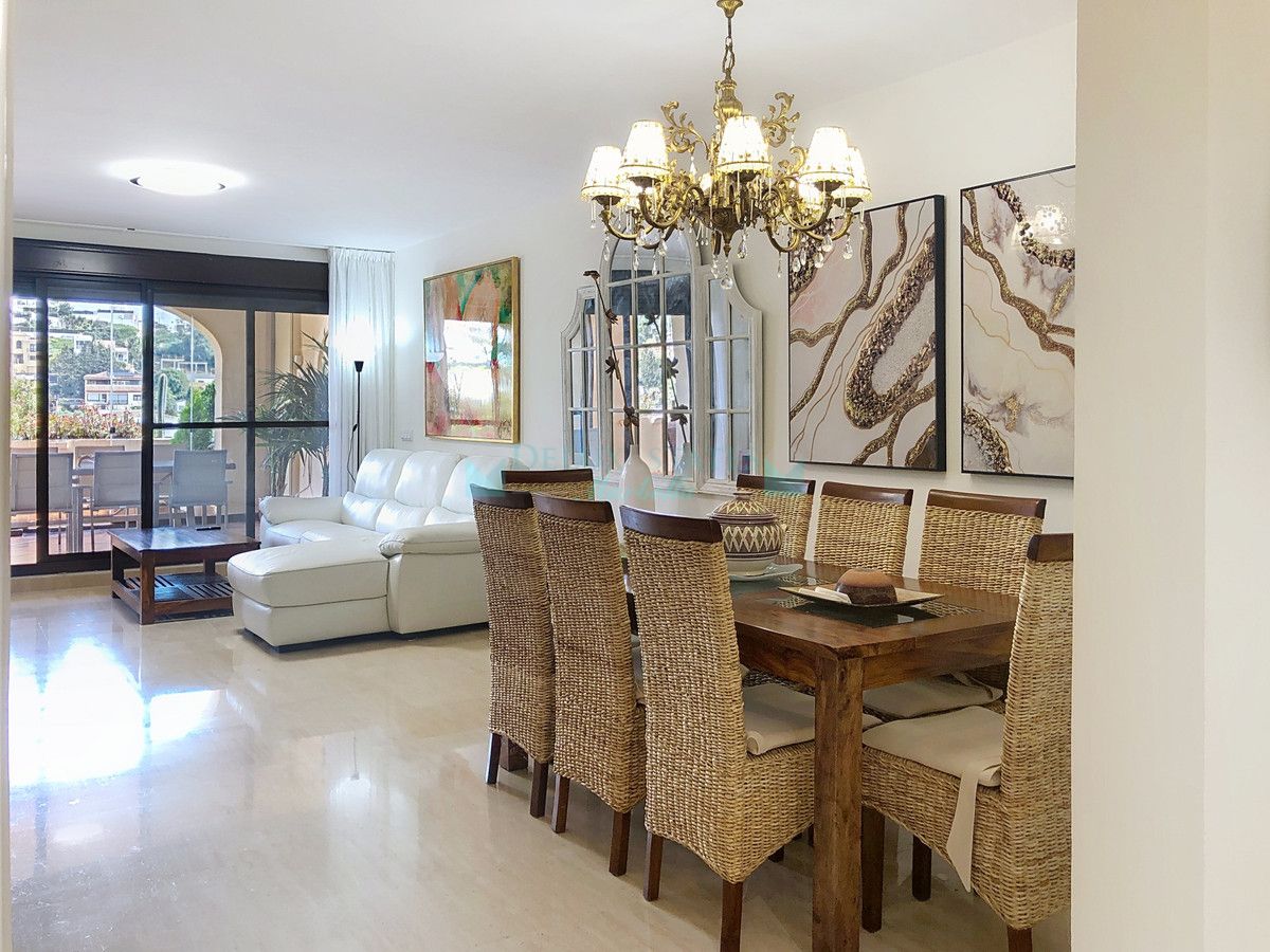 Apartment for sale in Estepona