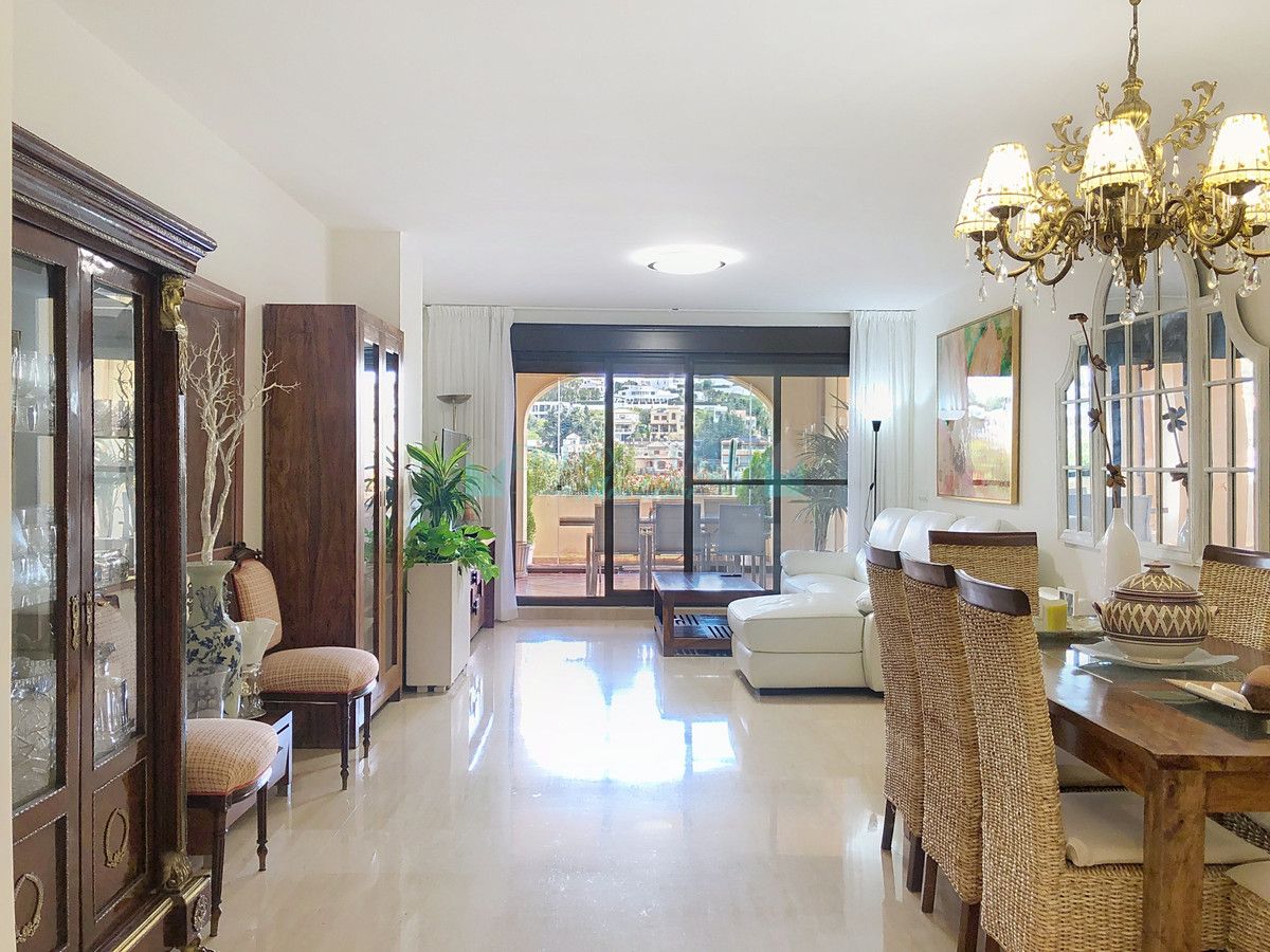 Apartment for sale in Estepona