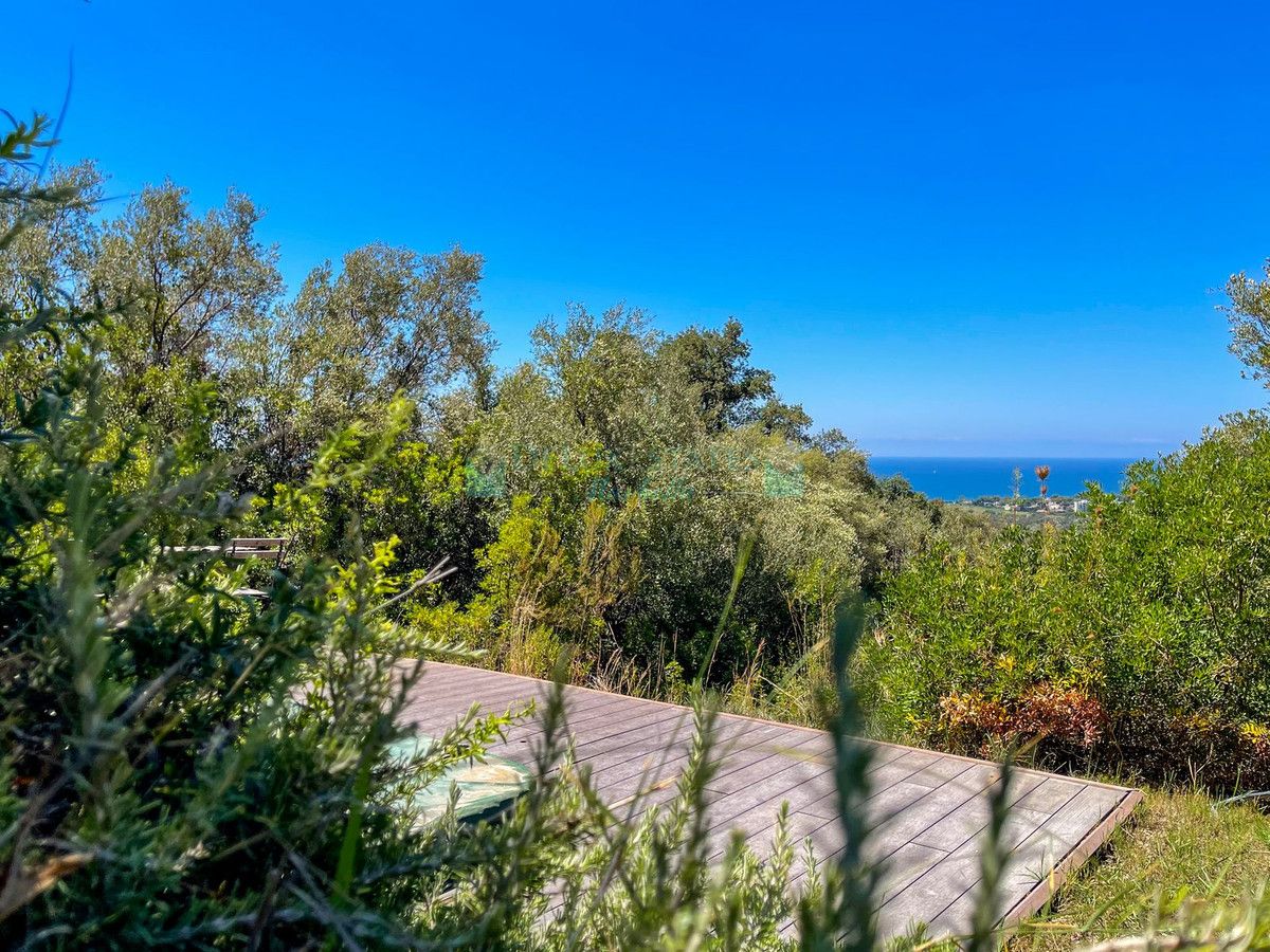 Villa for sale in El Rosario, Marbella East