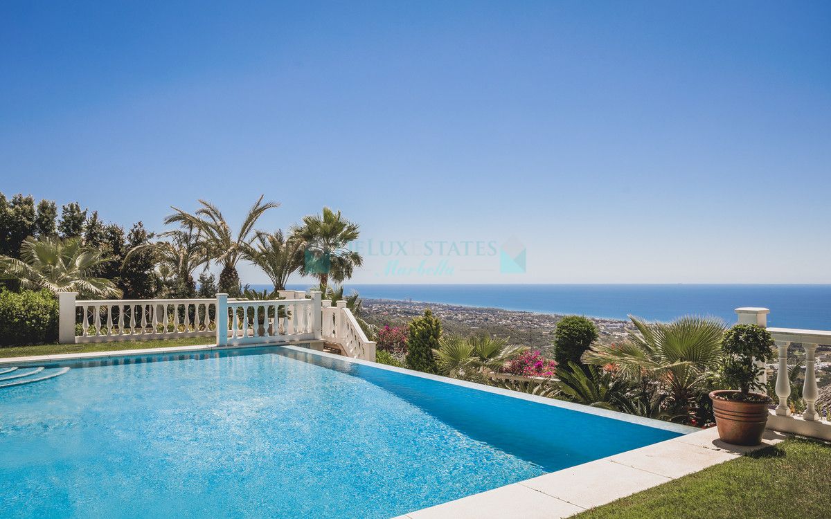 Villa for sale in Los Altos de los Monteros, Marbella East