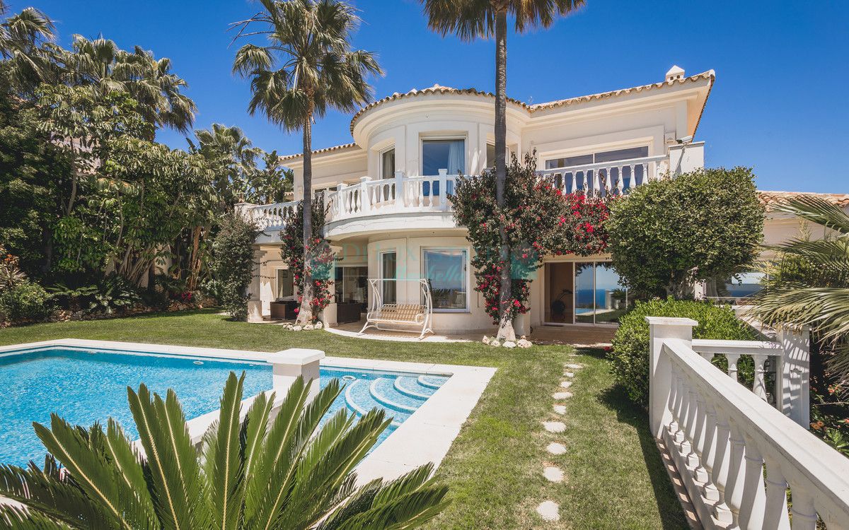 Villa for sale in Los Altos de los Monteros, Marbella East