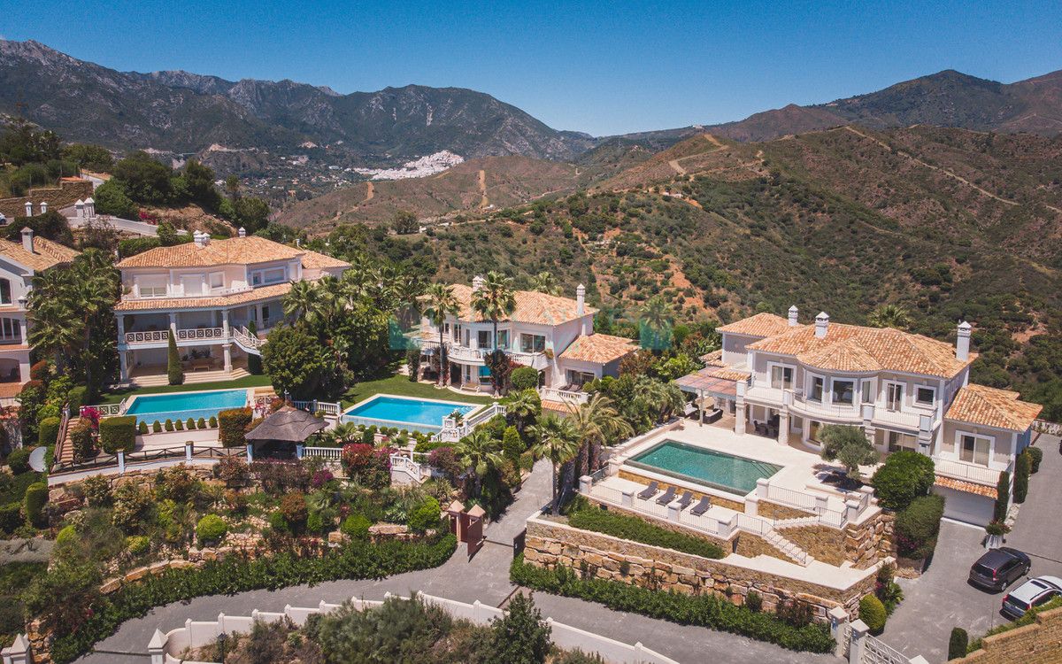 Villa for sale in Los Altos de los Monteros, Marbella East