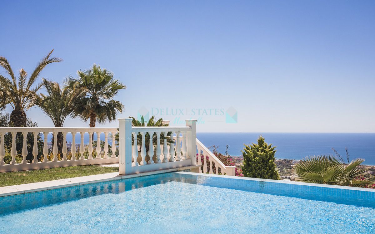 Villa for sale in Los Altos de los Monteros, Marbella East