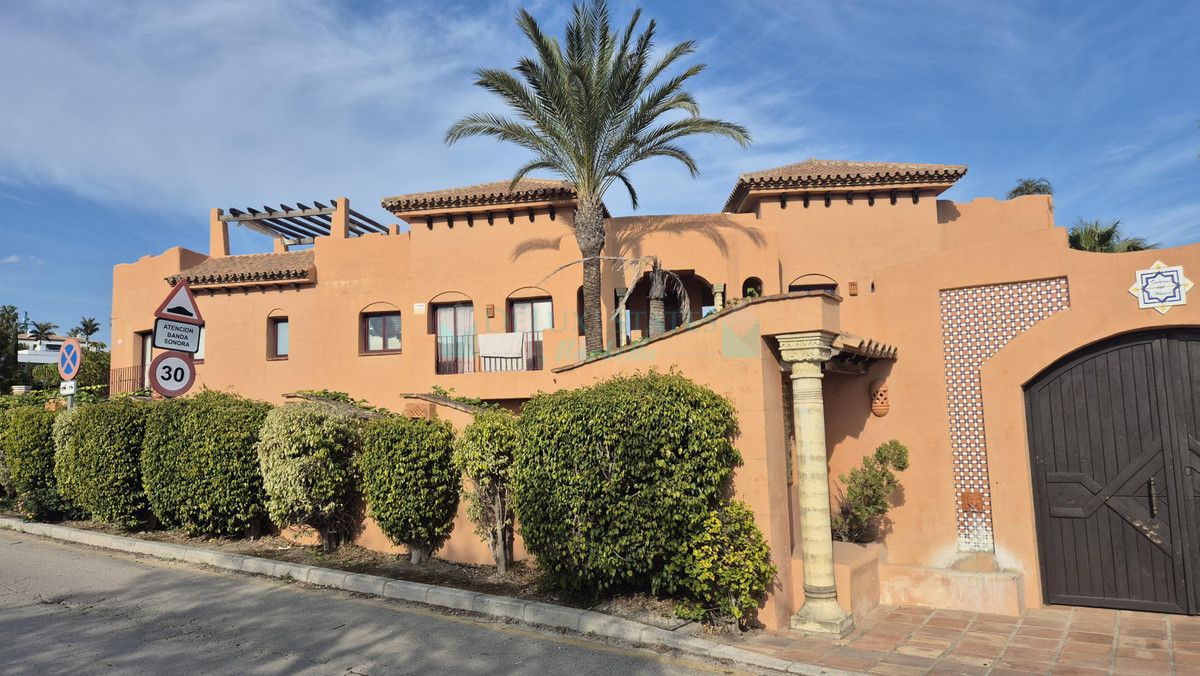 Ground Floor Apartment for sale in Los Flamingos, Benahavis