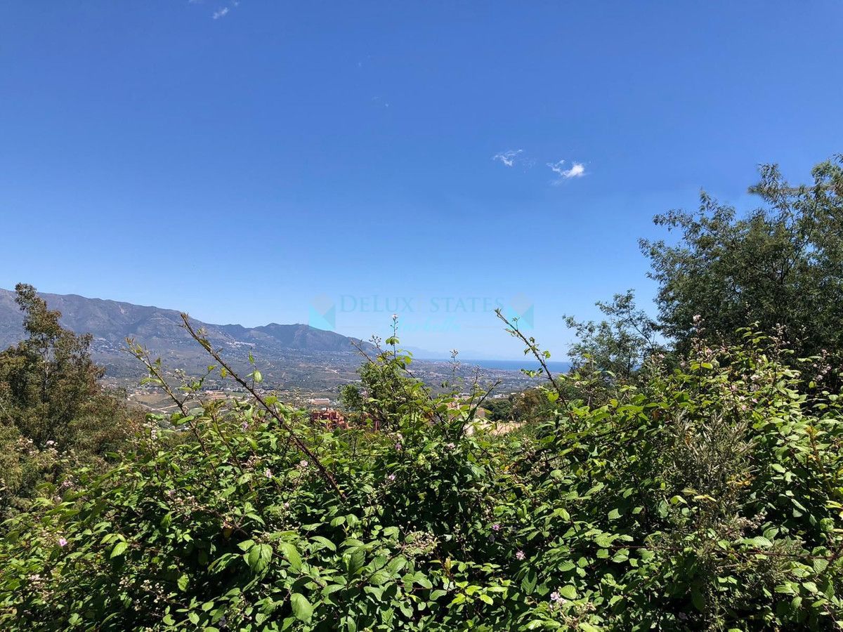 Residential Plot for sale in La Mairena, Marbella East