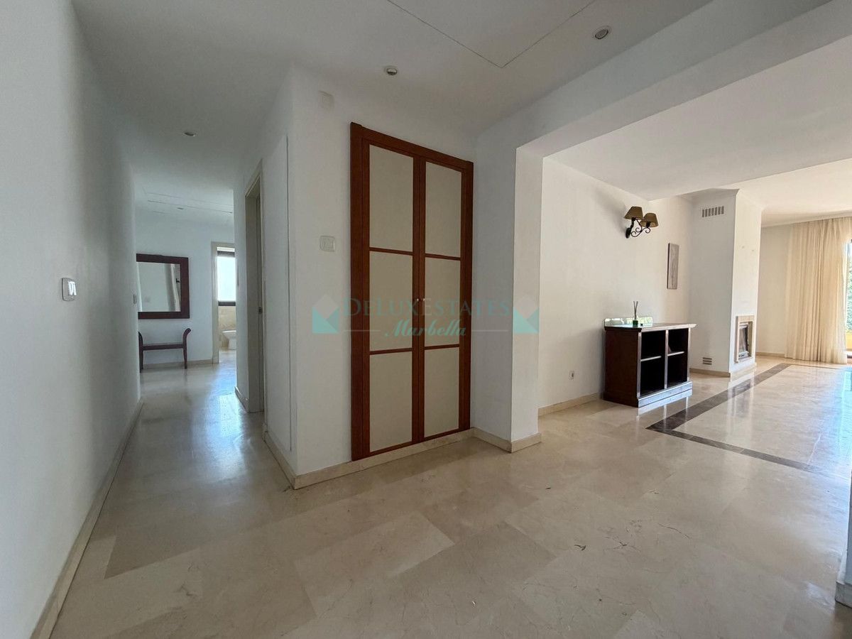 Apartamento en venta en La Quinta, Benahavis