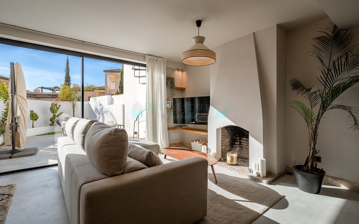 Town House for sale in Nueva Andalucia