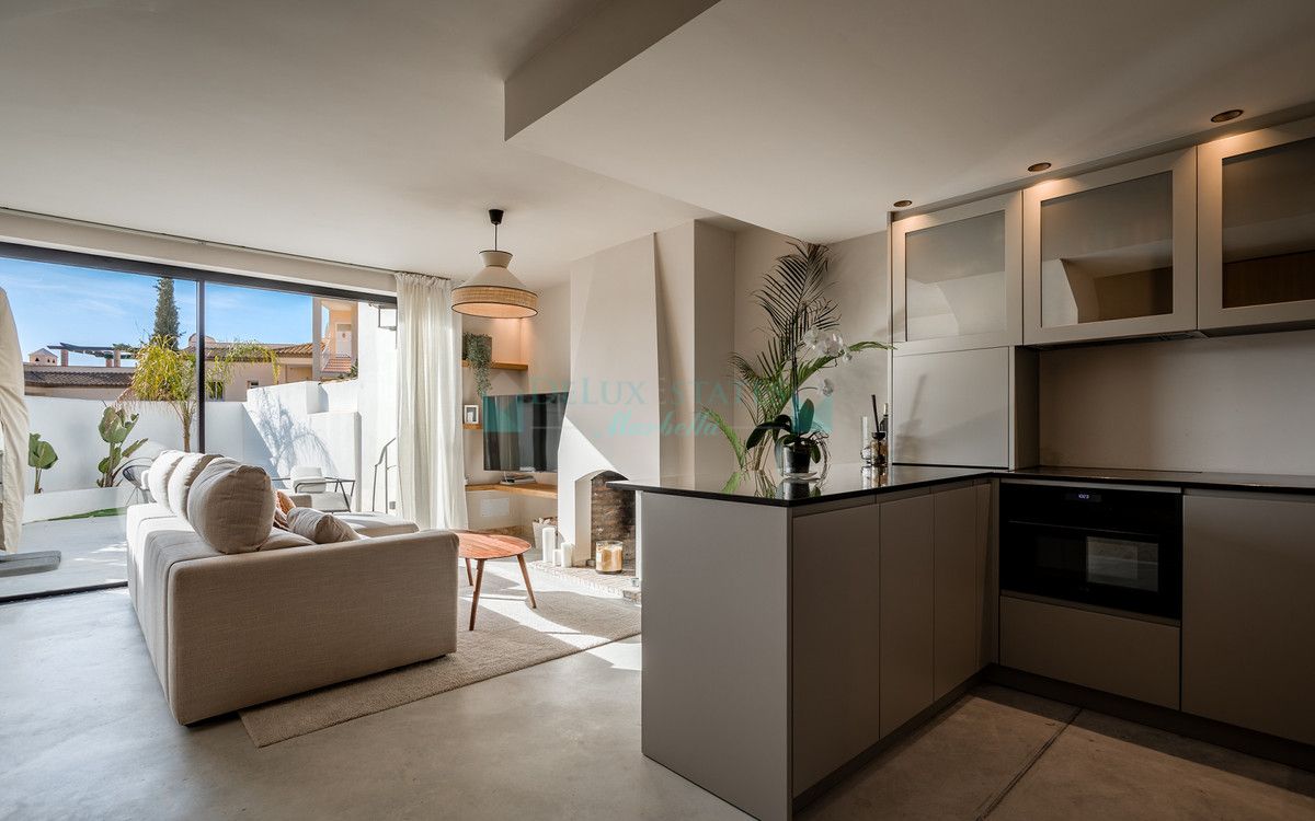 Town House for sale in Nueva Andalucia