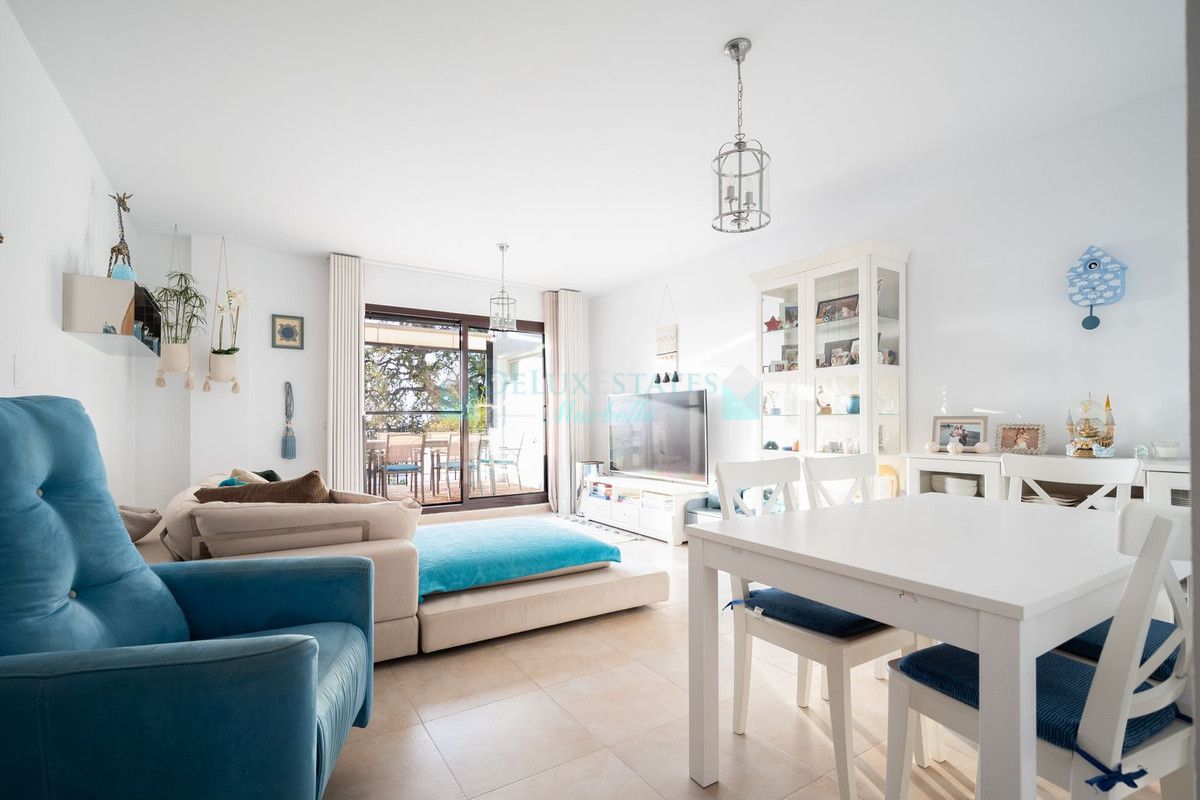 Ático en venta en Los Altos de los Monteros, Marbella Este