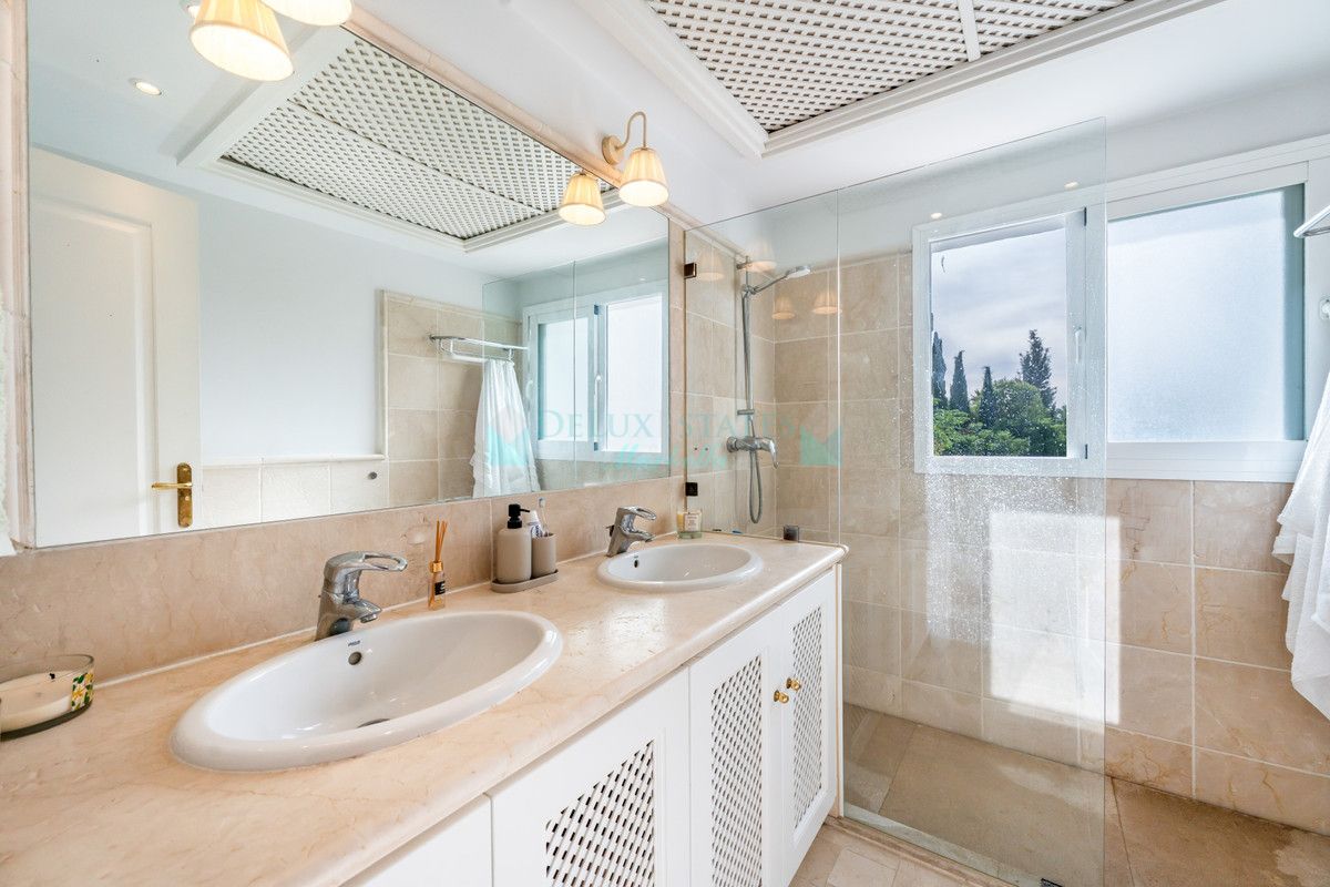 Apartamento en venta en Rio Real, Marbella Este