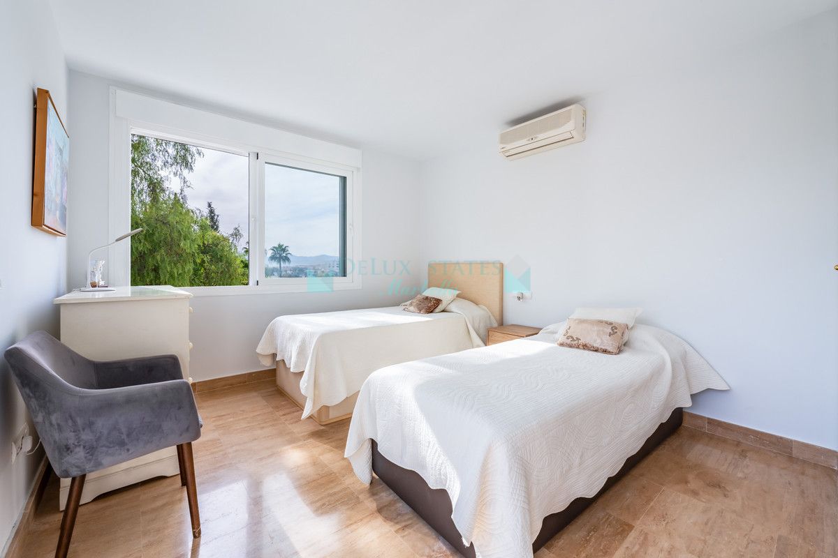 Apartamento en venta en Rio Real, Marbella Este
