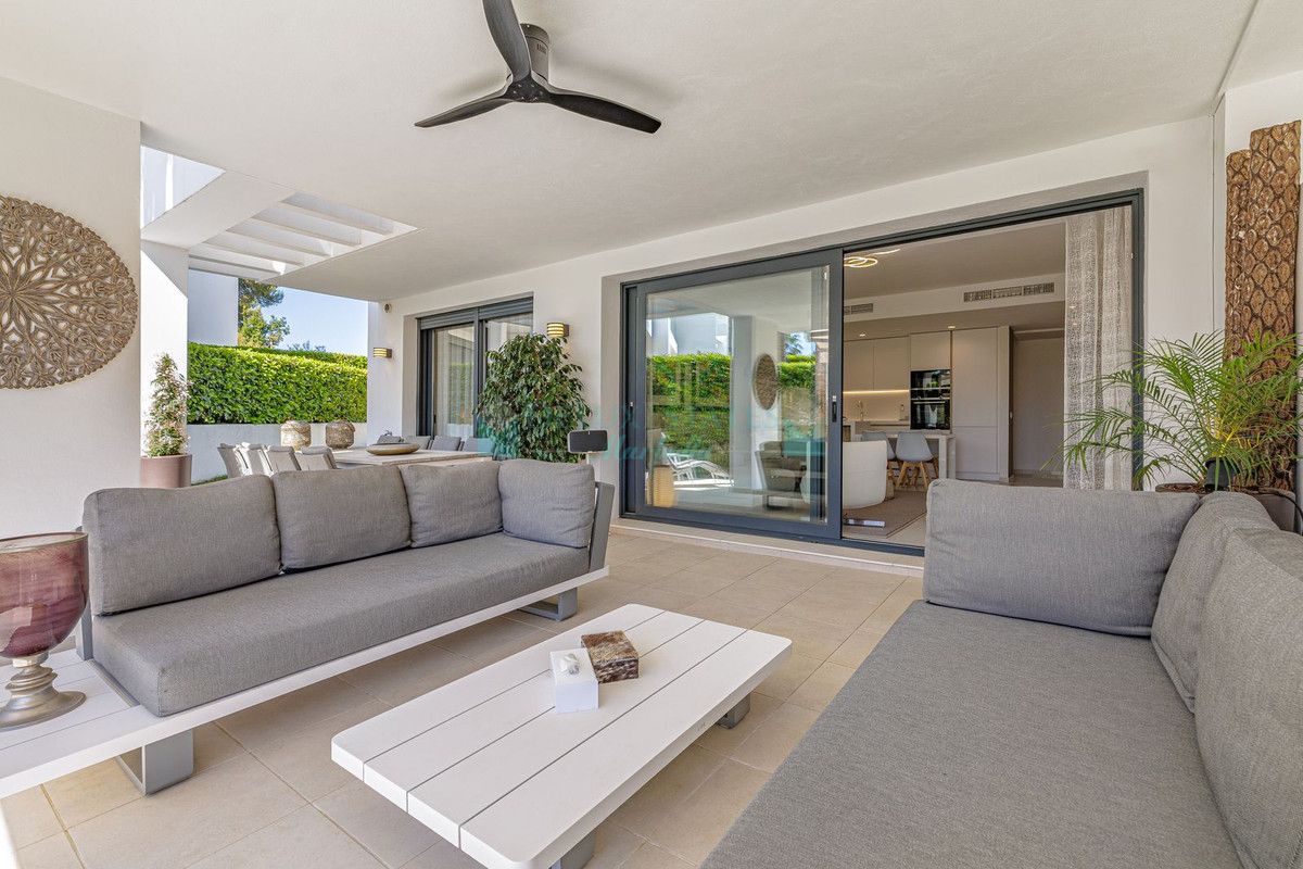 Ground Floor Apartment for sale in Atalaya, Estepona