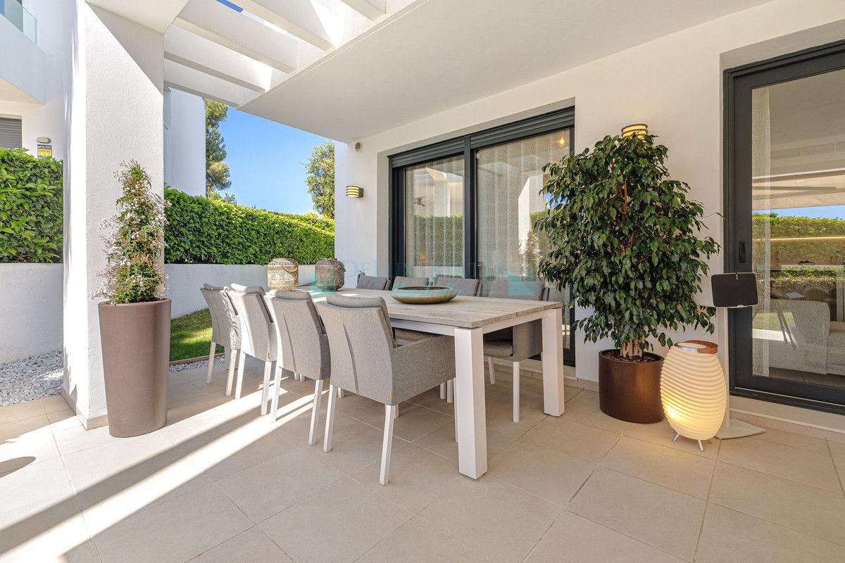 Ground Floor Apartment for sale in Atalaya, Estepona