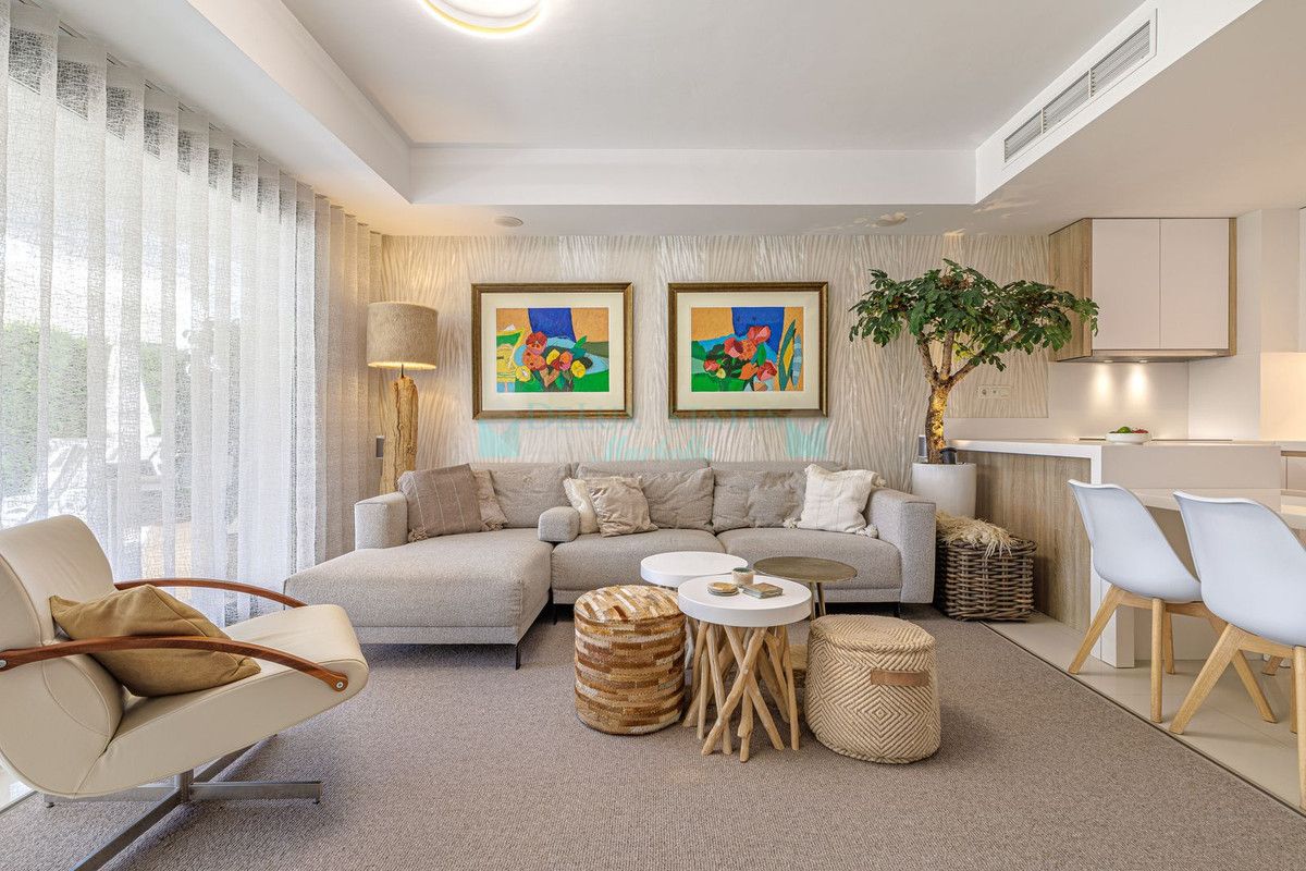 Ground Floor Apartment for sale in Atalaya, Estepona