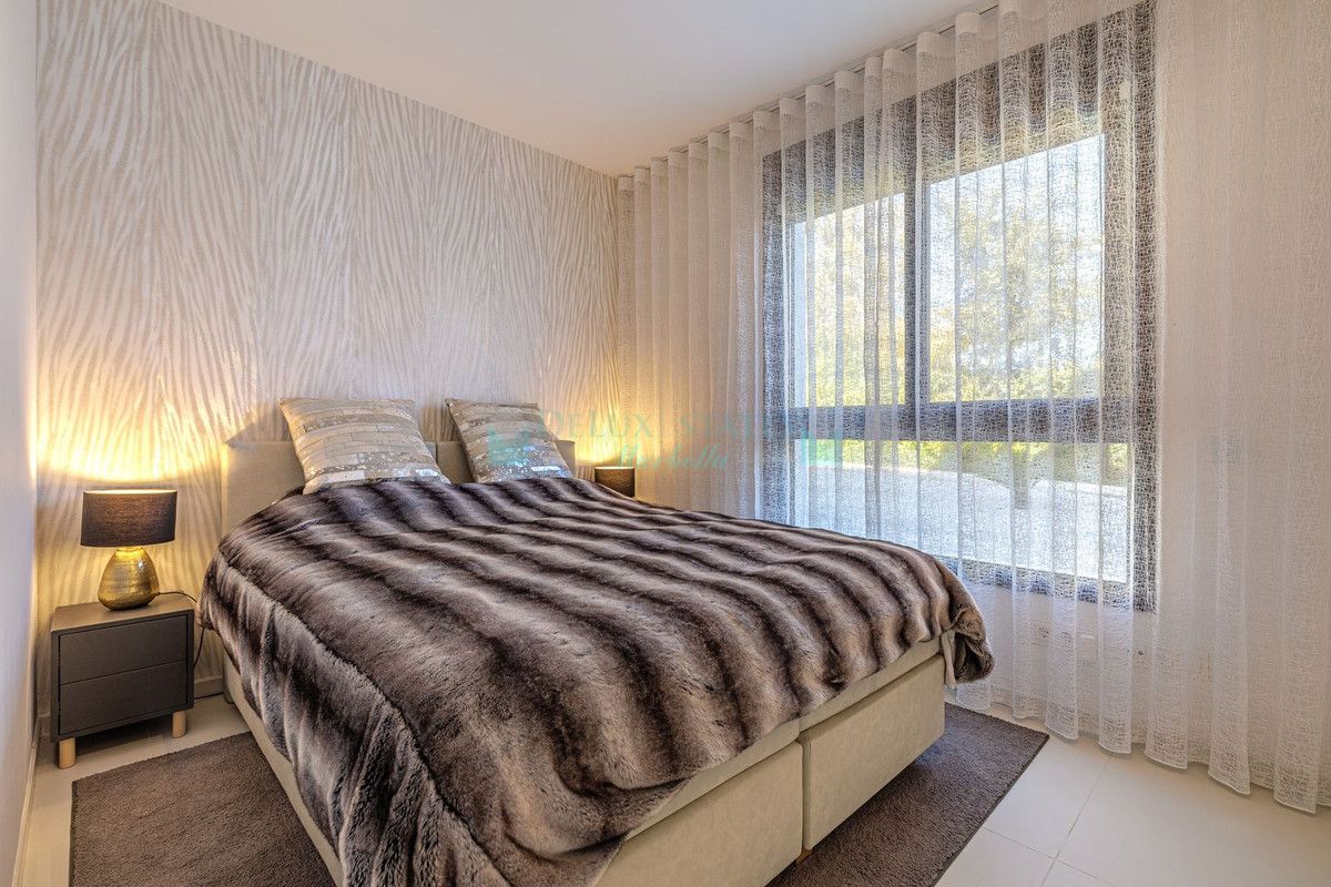 Ground Floor Apartment for sale in Atalaya, Estepona