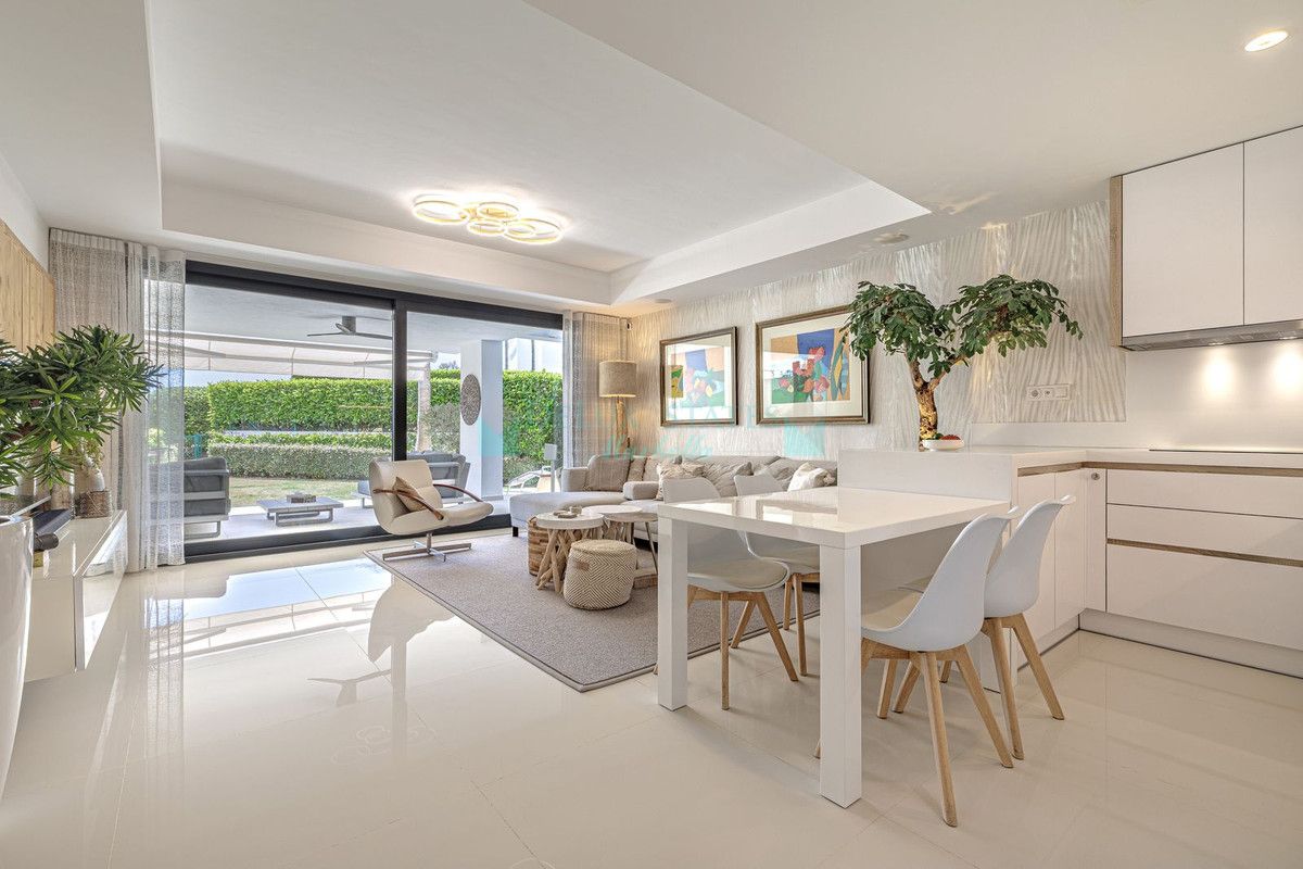 Ground Floor Apartment for sale in Atalaya, Estepona