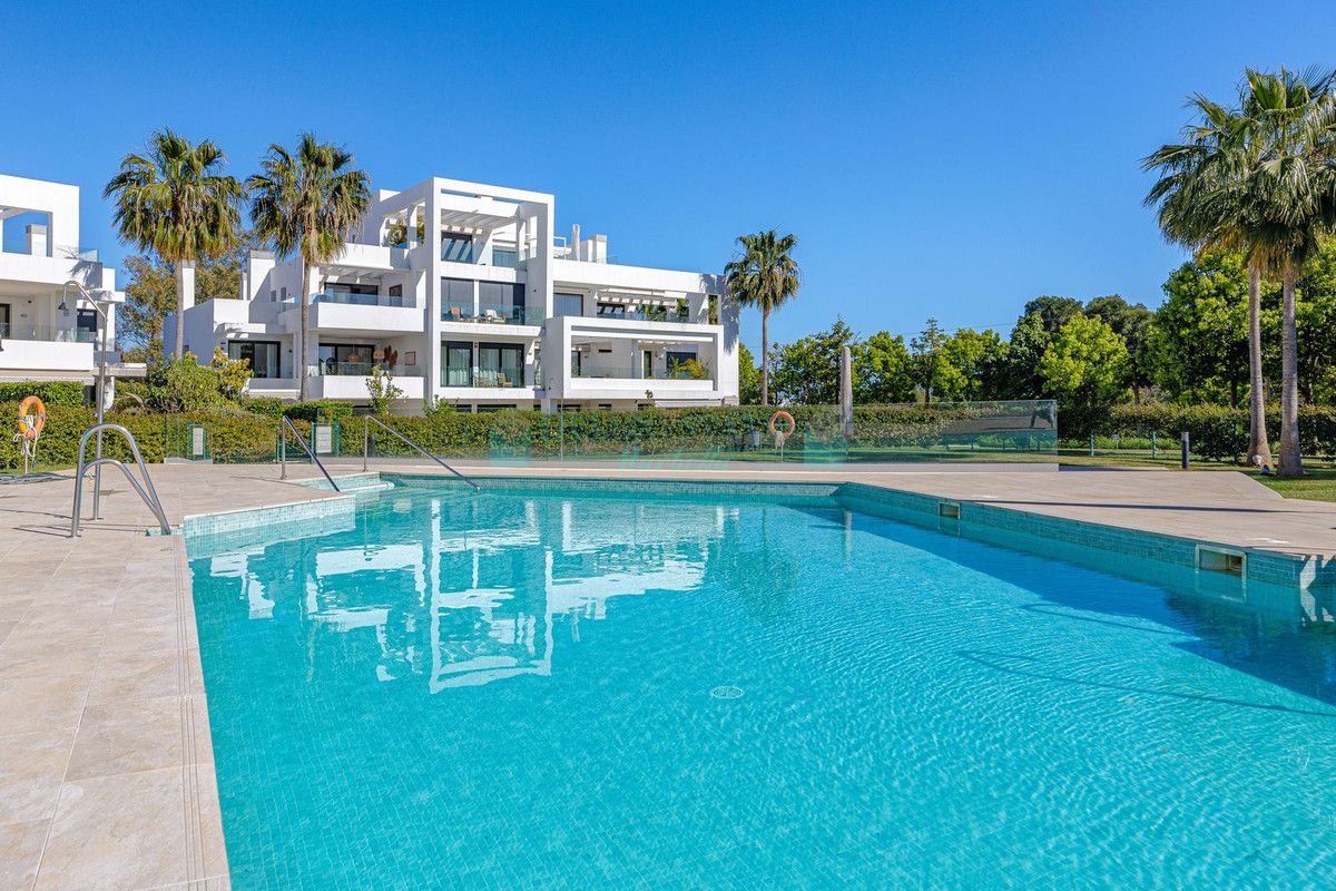 Ground Floor Apartment for sale in Atalaya, Estepona