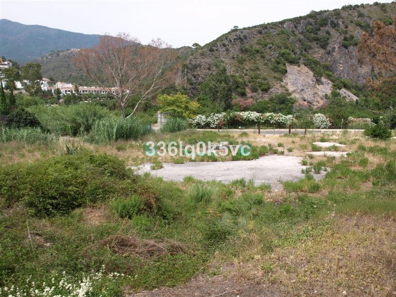 Industrial Land for sale in Benahavis