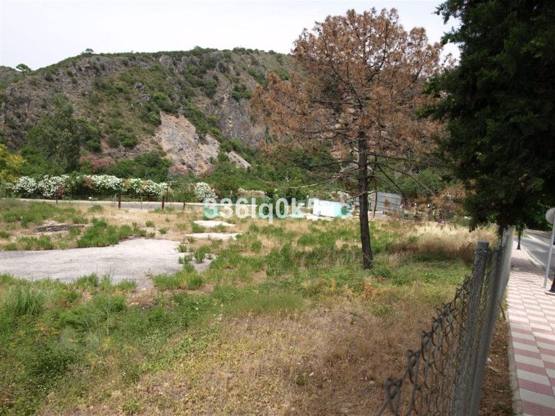 Industrial Land for sale in Benahavis