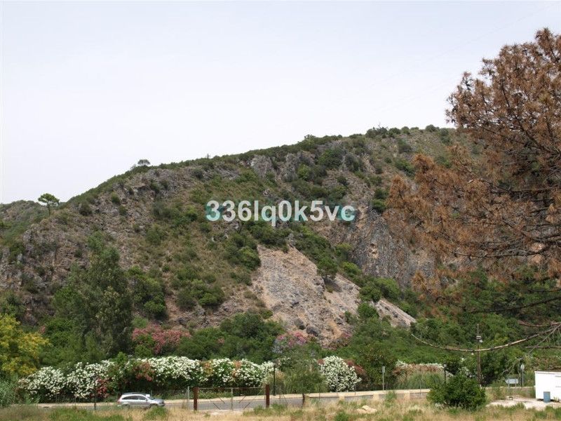 Industrial Land for sale in Benahavis