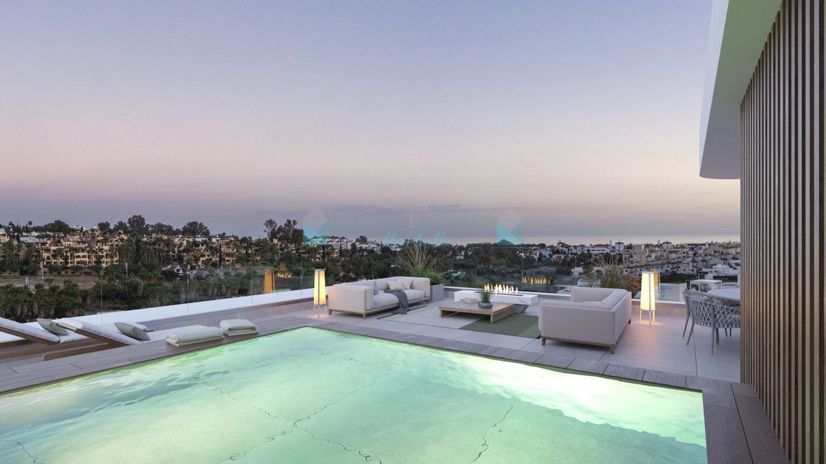 Villa Pareada en venta en El Paraiso, Estepona