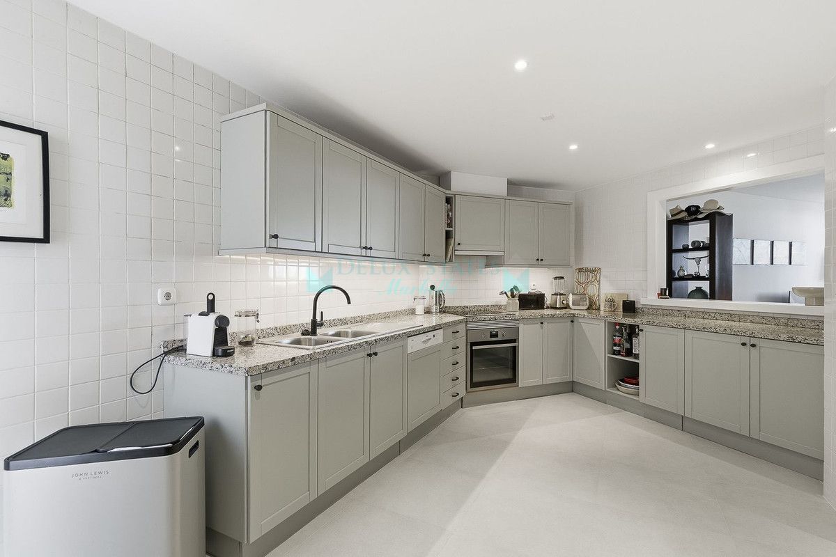 Ground Floor Apartment for sale in Nueva Andalucia