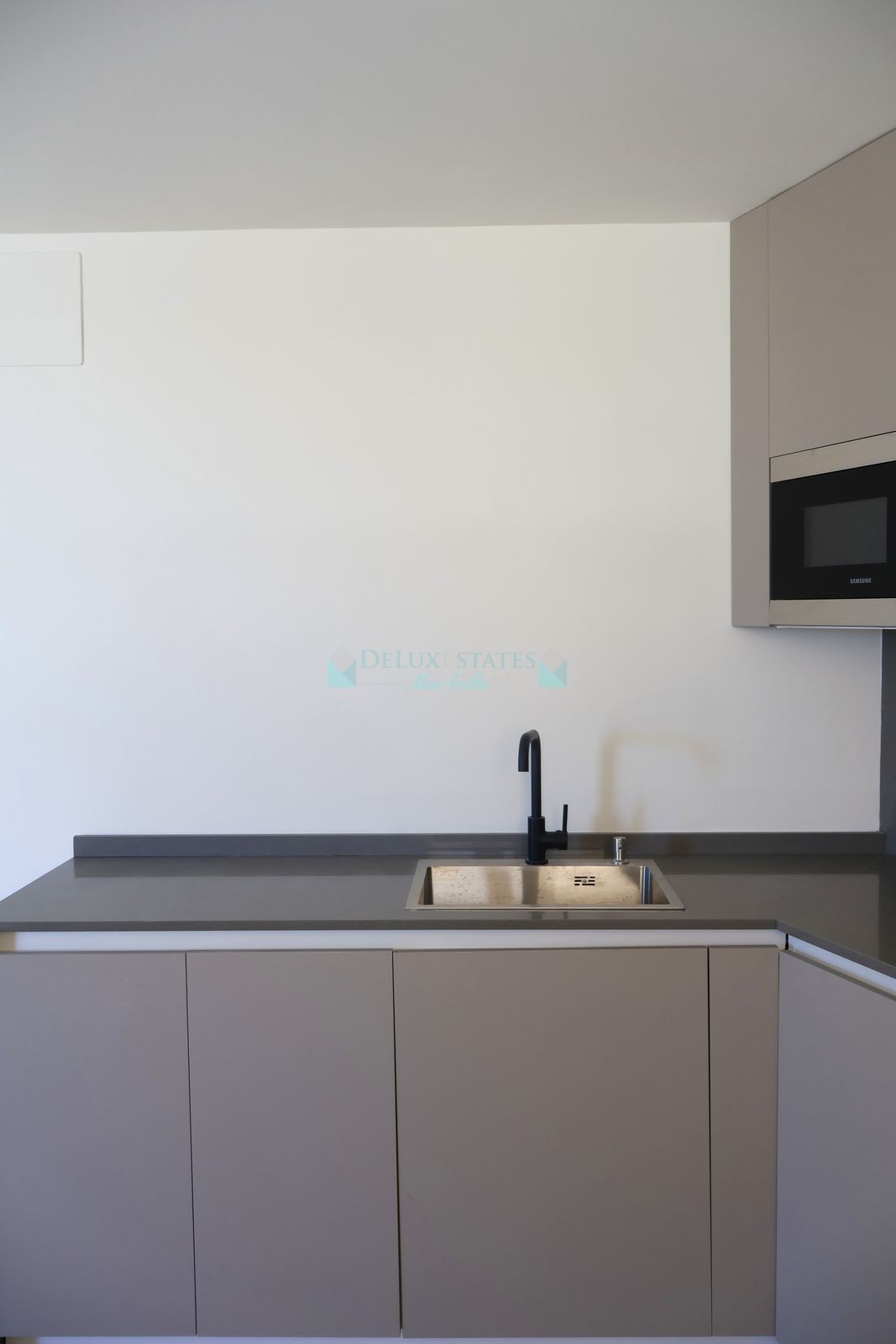 Penthouse for sale in Estepona