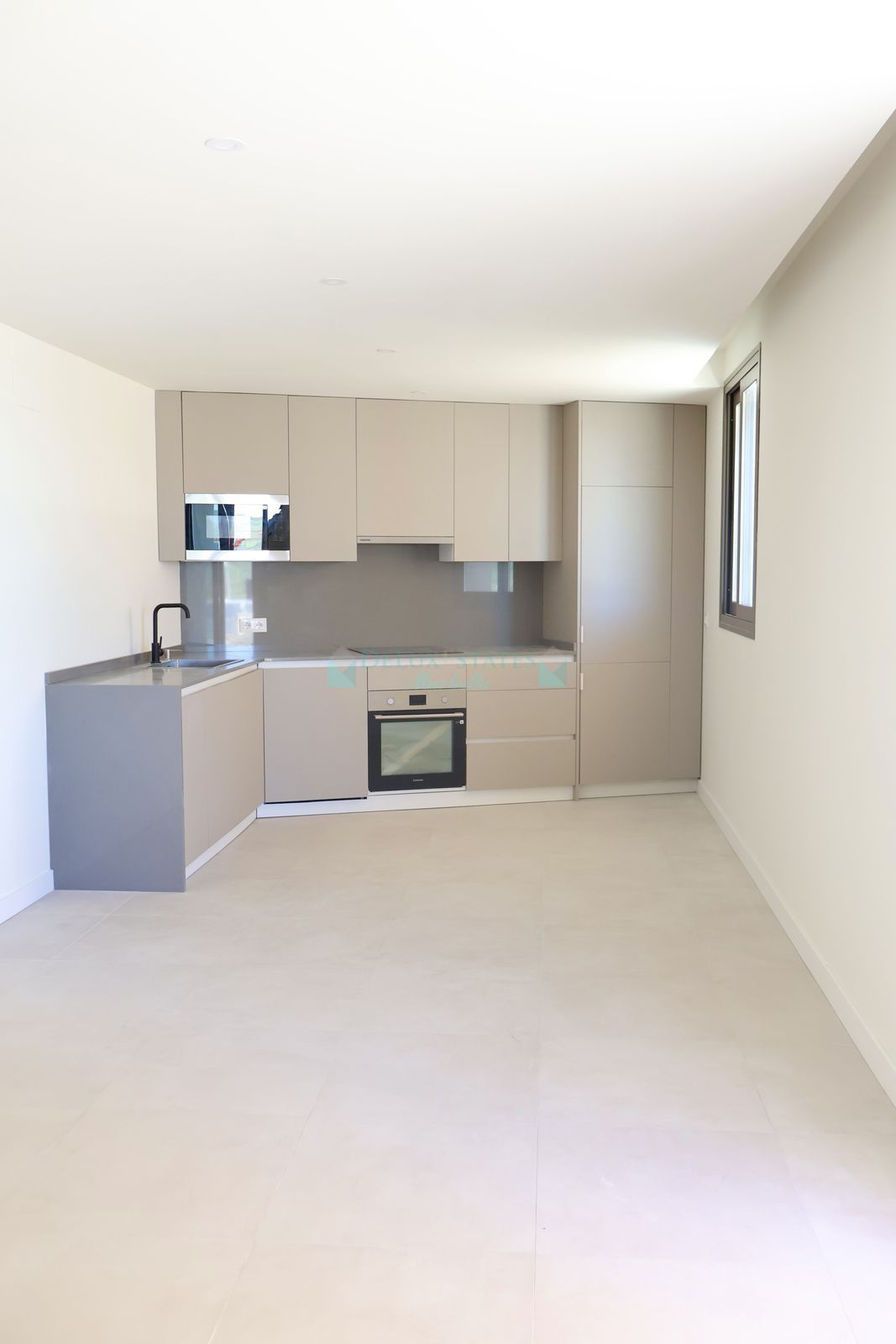 Penthouse for sale in Estepona