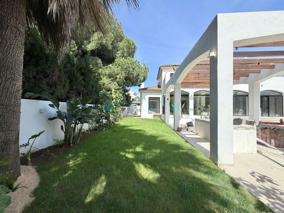 Villa for sale in San Pedro de Alcantara