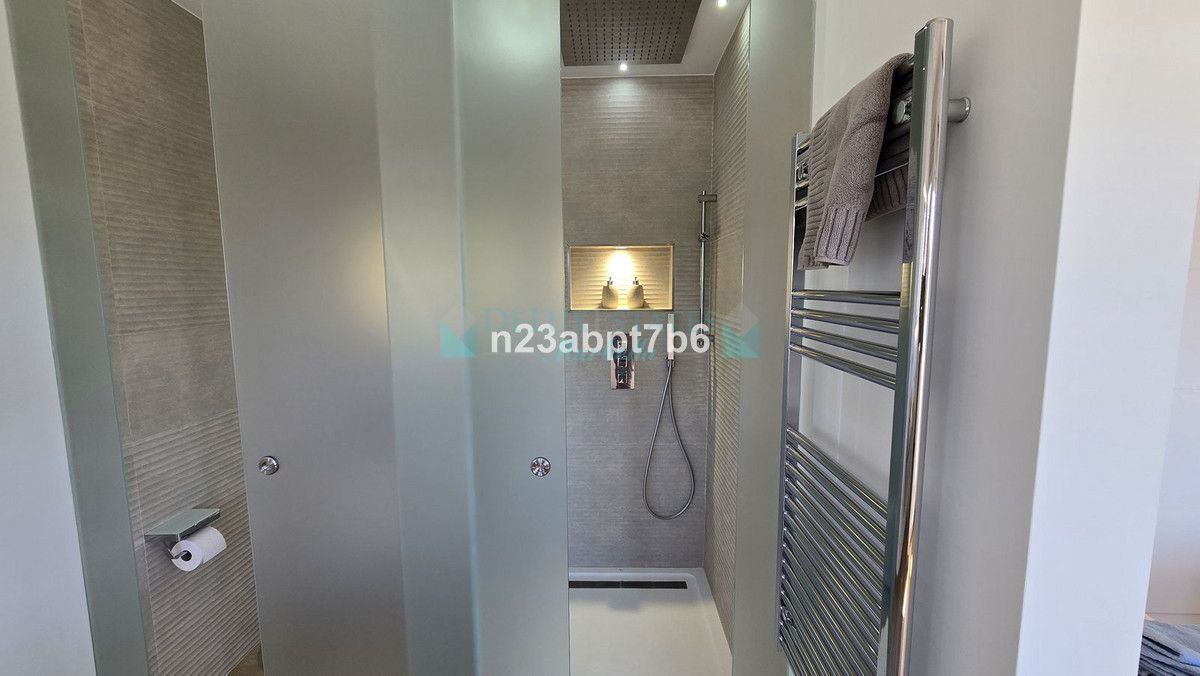 Town House for sale in Istan