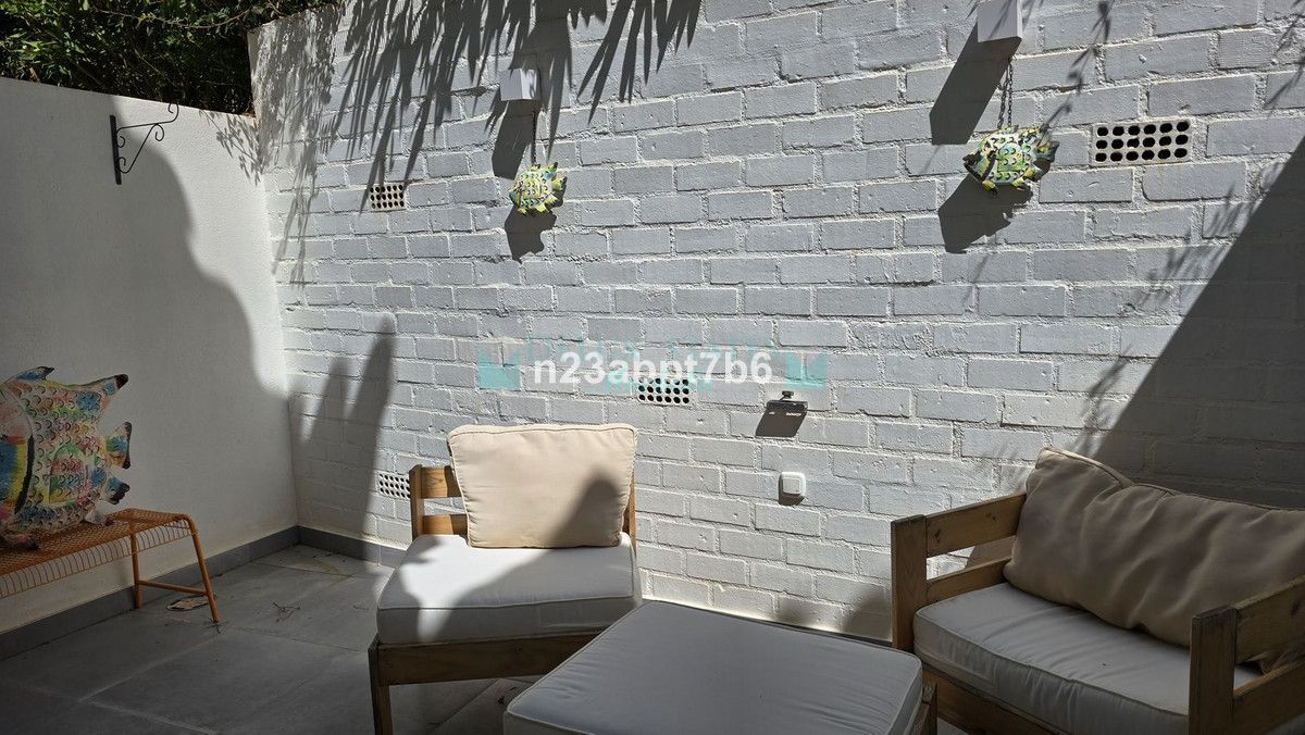 Town House for sale in Istan