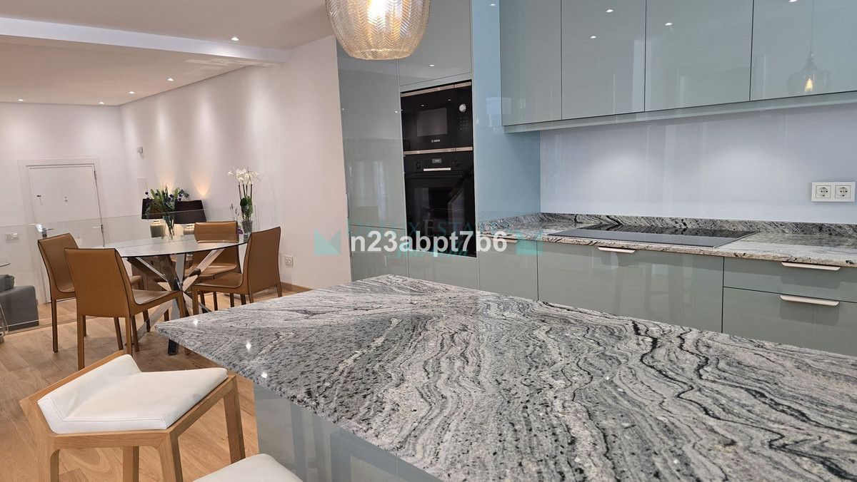 Town House for sale in Istan