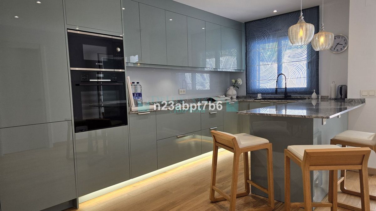 Town House for sale in Istan