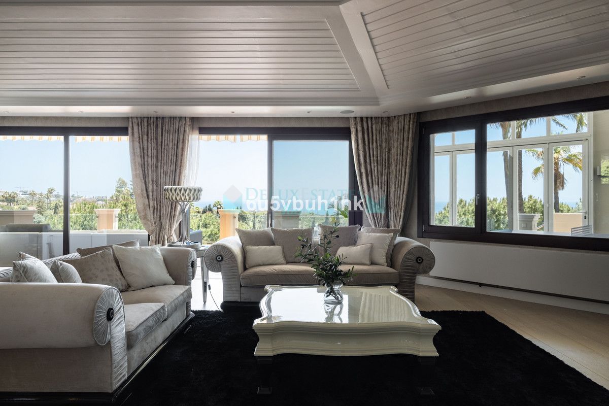 Villa for sale in Hacienda las Chapas, Marbella East