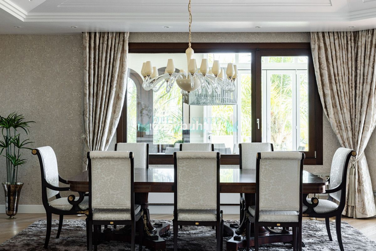 Villa for sale in Hacienda las Chapas, Marbella East