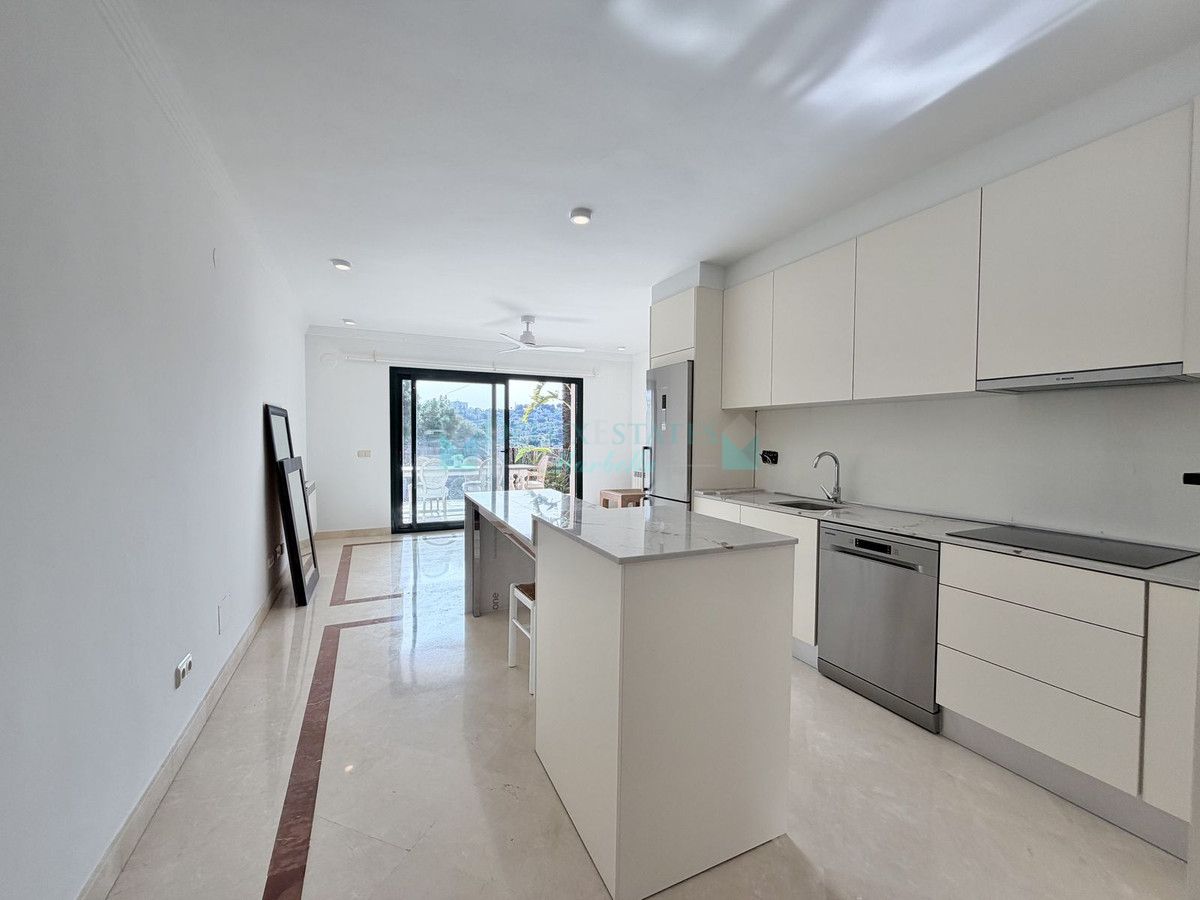 Apartment for rent in Aloha, Nueva Andalucia