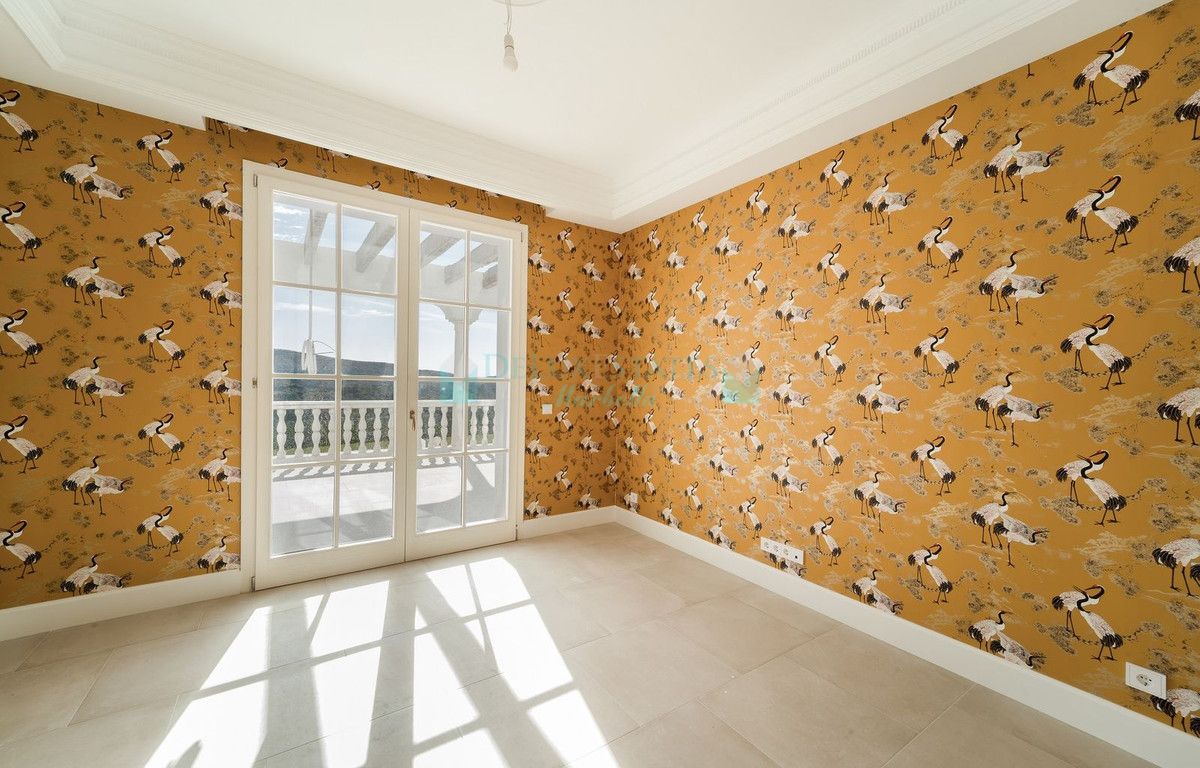 Villa for sale in Benahavis