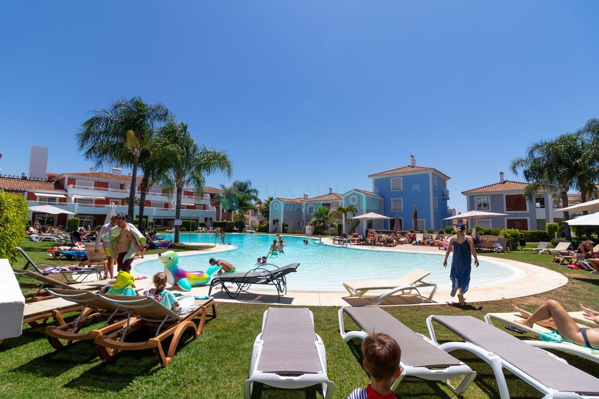 Ground Floor Apartment for sale in El Paraiso, Estepona