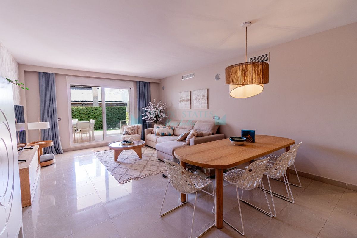 Ground Floor Apartment for sale in El Paraiso, Estepona