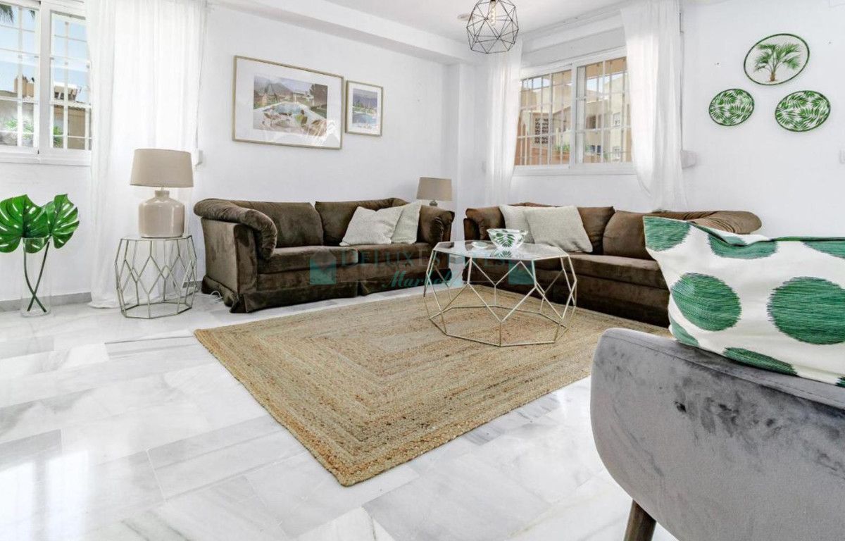 Town House for rent in El Rosario, Marbella East