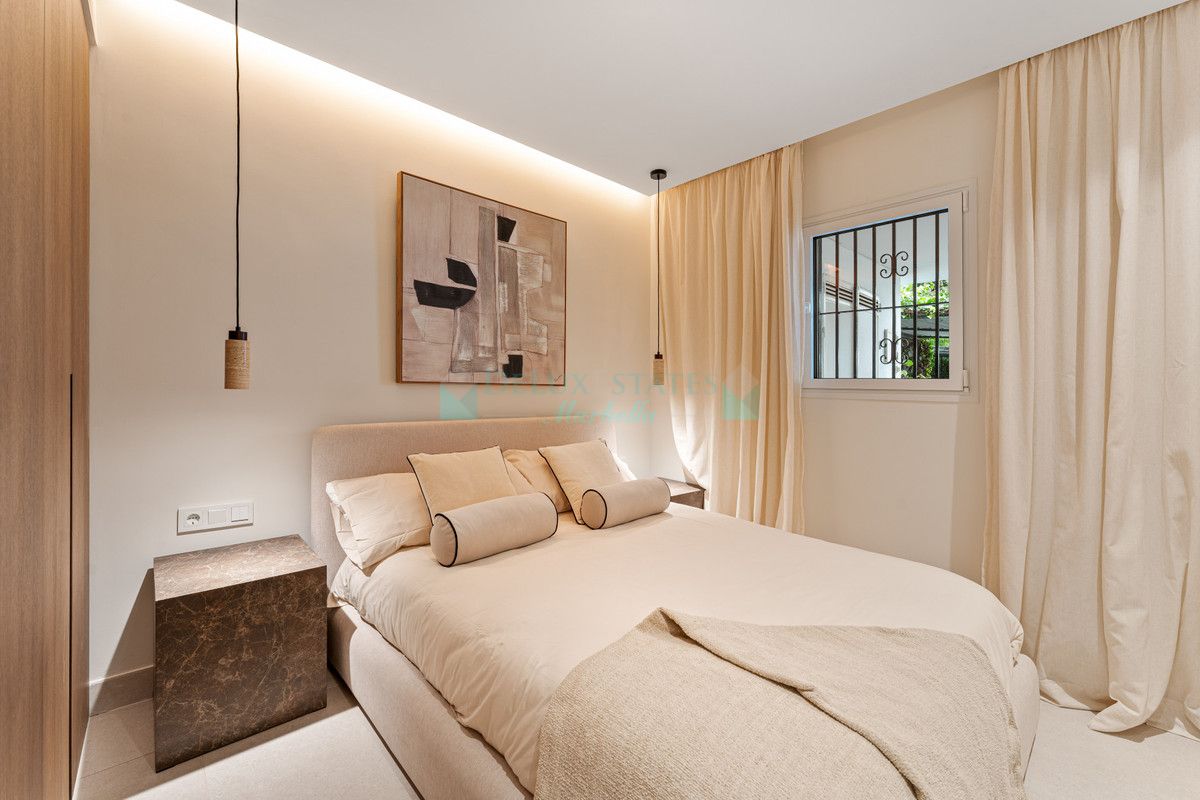 Apartment for sale in Benahavis