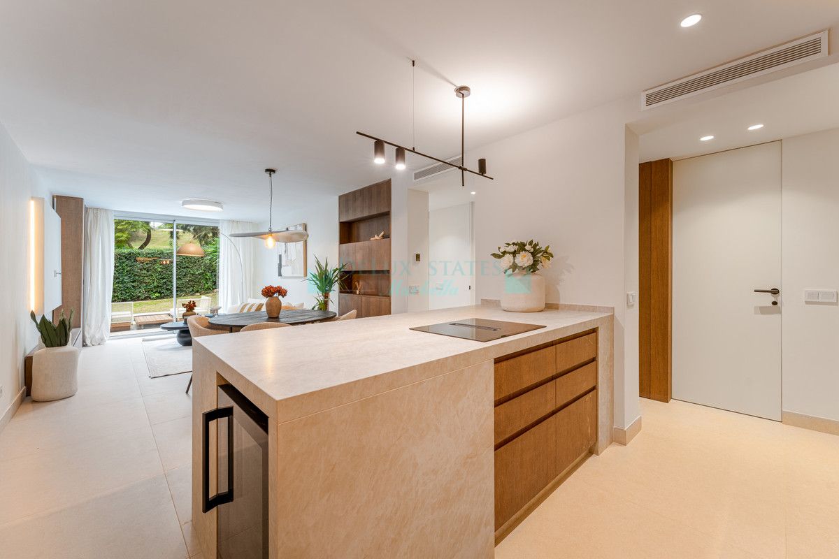 Apartment for sale in Benahavis