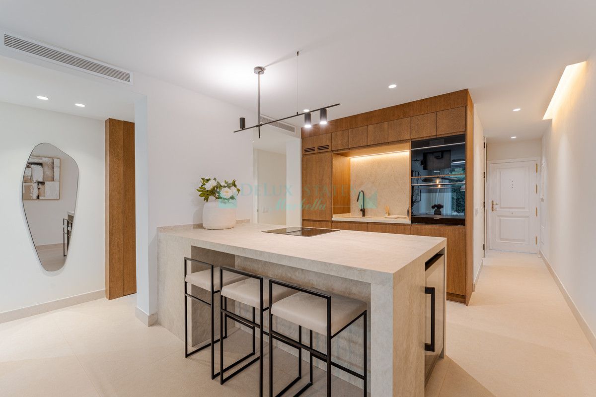 Apartment for sale in Benahavis