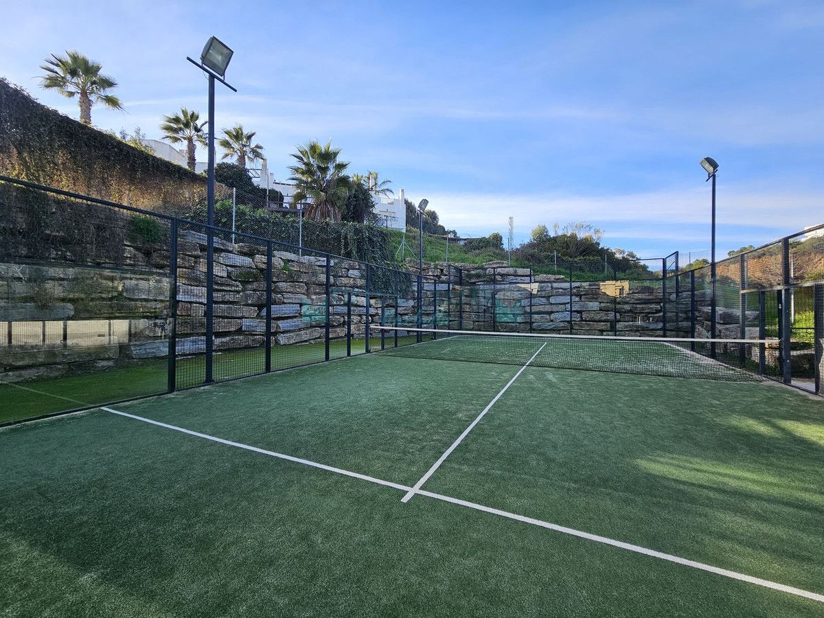 Penthouse for sale in Selwo, Estepona