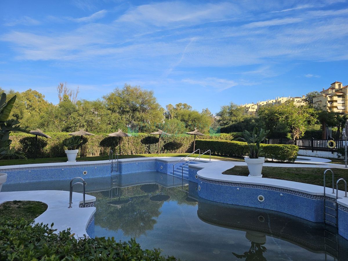 Penthouse for sale in Selwo, Estepona