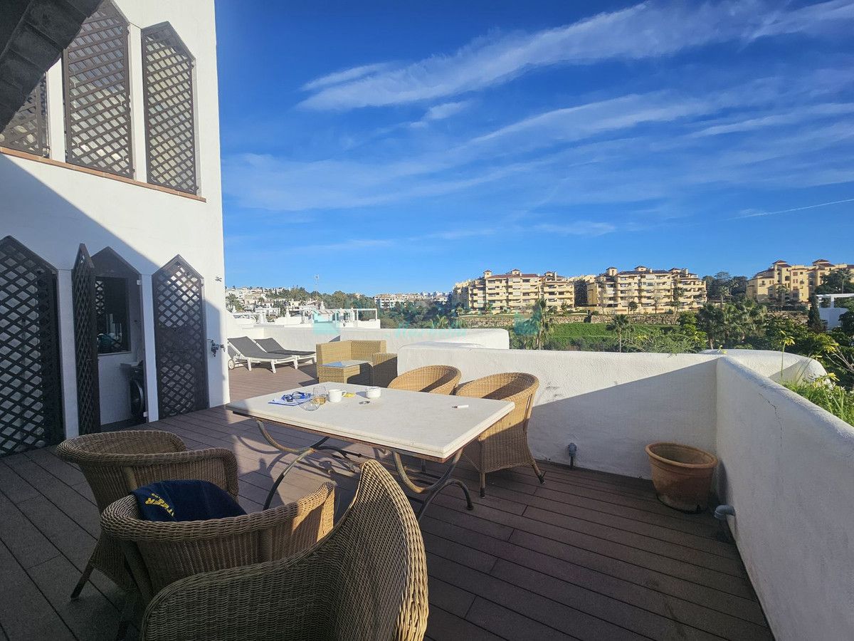 Penthouse for sale in Selwo, Estepona