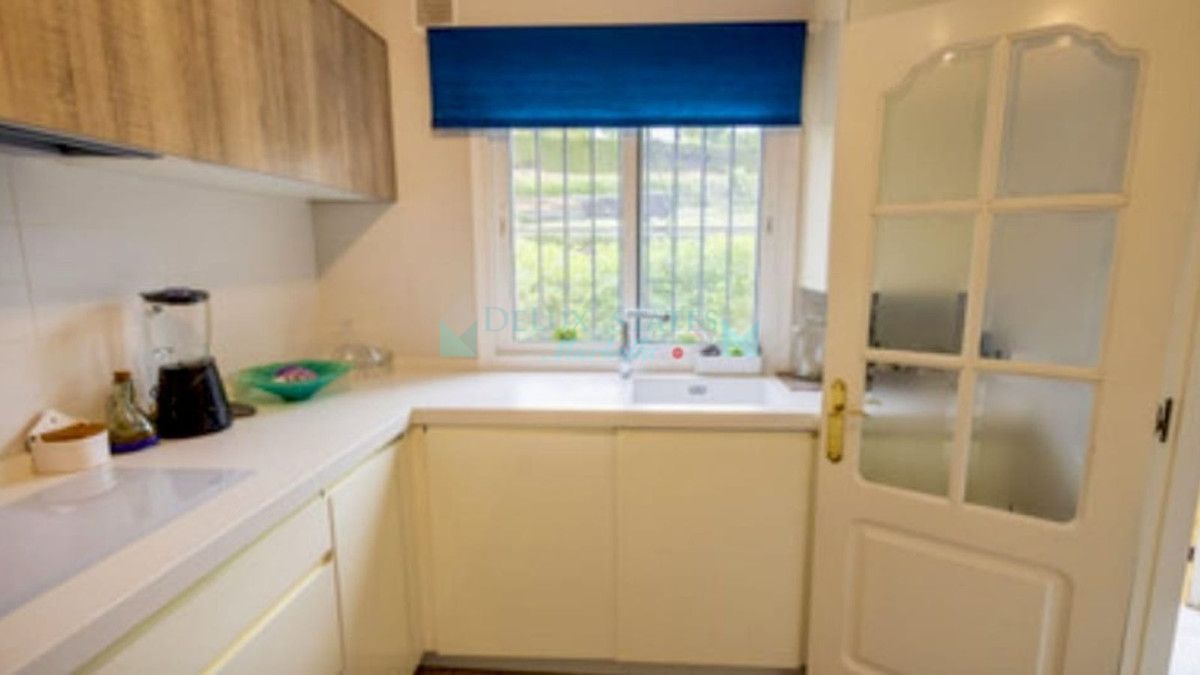 Town House for sale in Estepona