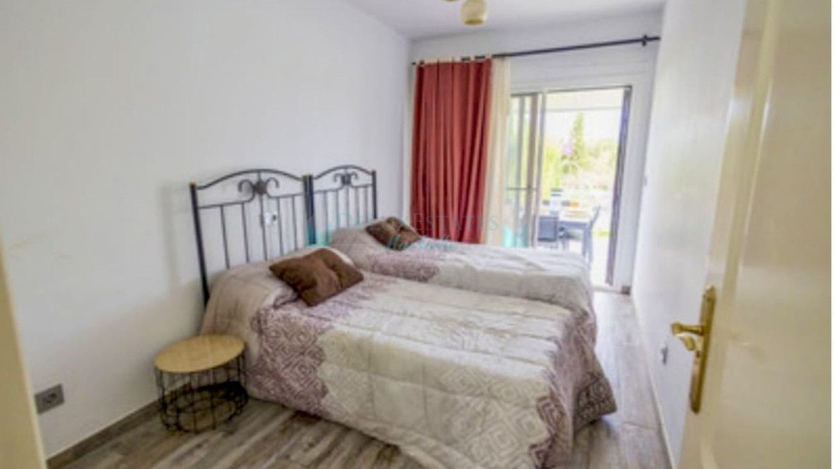 Town House for sale in Estepona