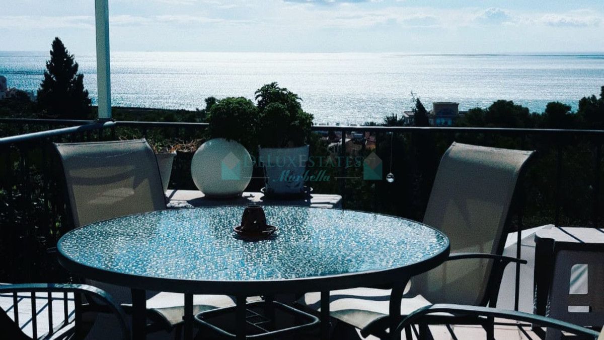 Town House for sale in Estepona