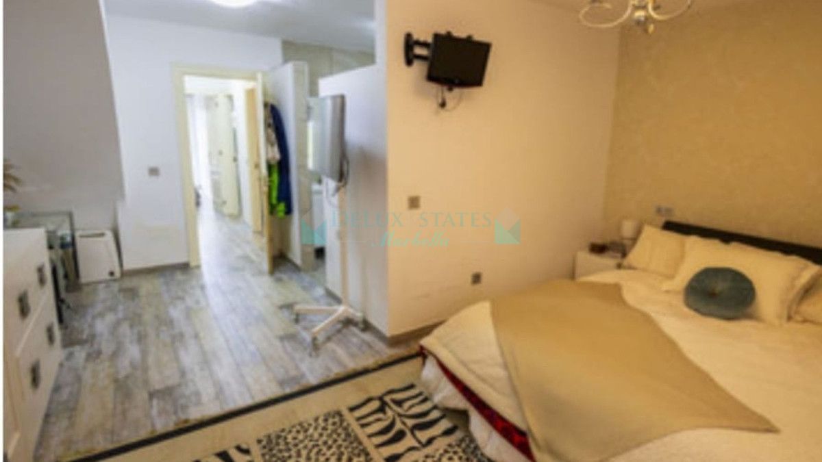 Town House for sale in Estepona